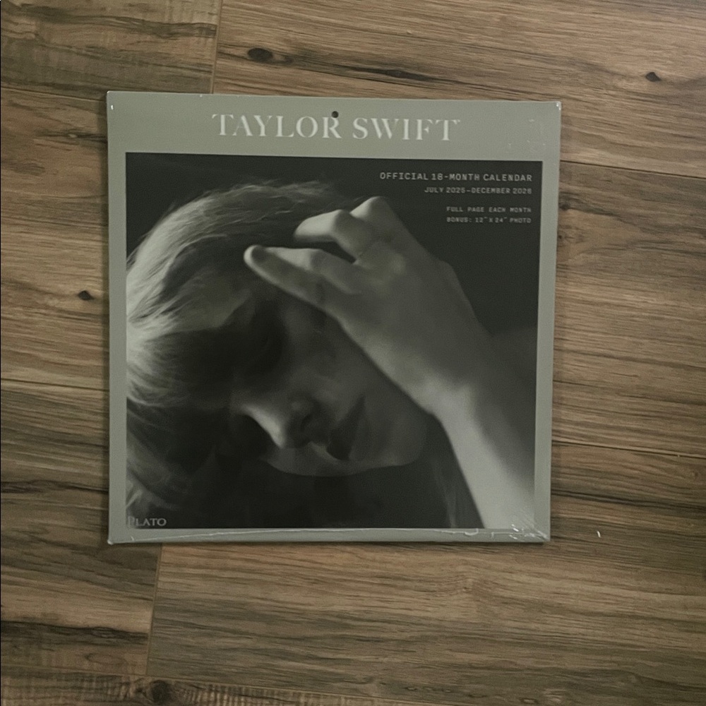 Taylor Swift 2026 Calender - Picture 13 of 16